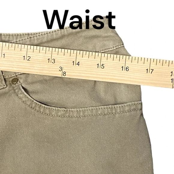 🍁 Jones New York khaki jeans size 8 🍁​
BIN #14 - Picture 5 of 9